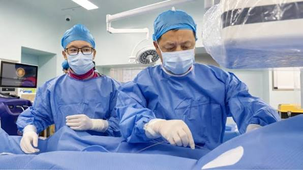 Операция в клинике Fosun Health Hospitals, Фошань